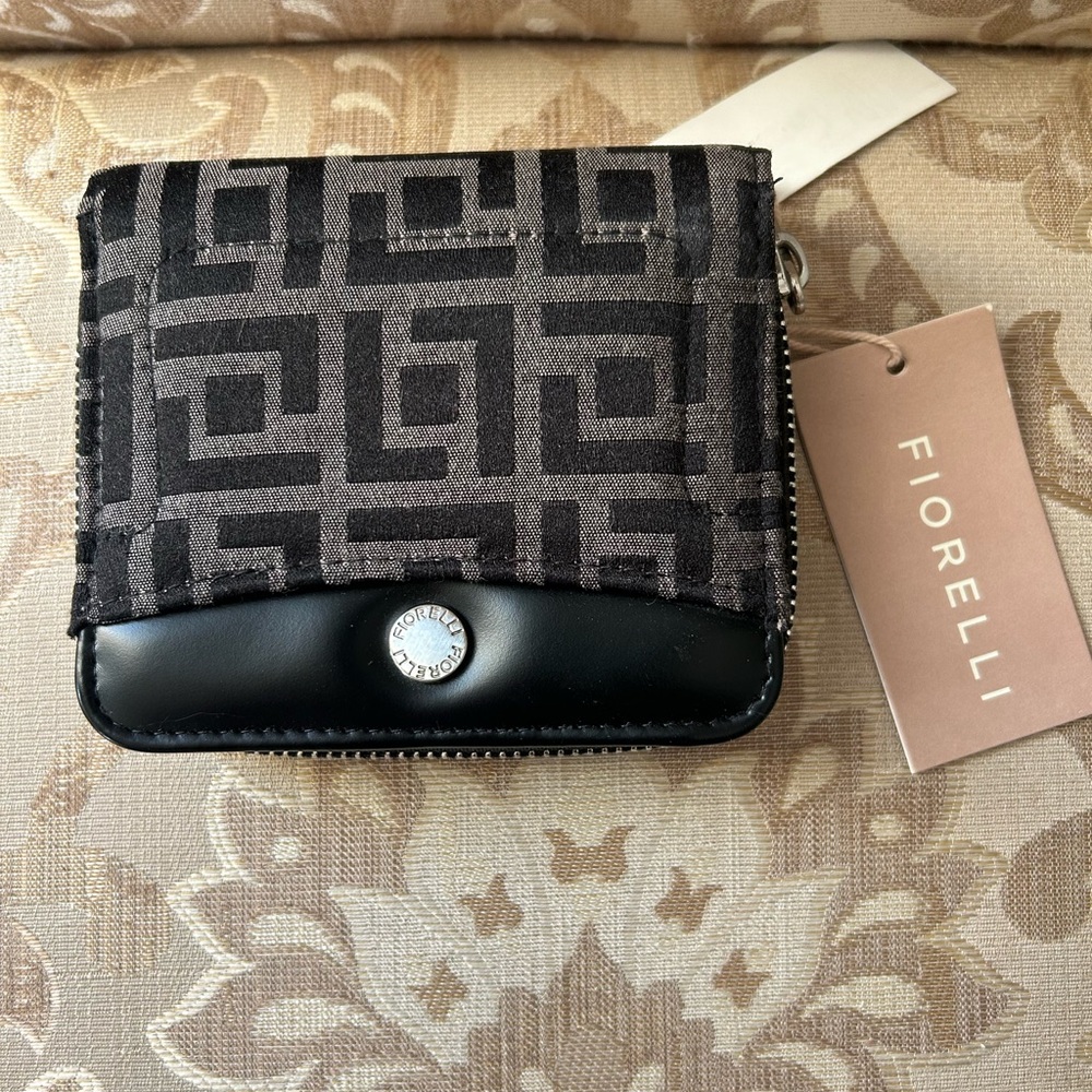 Black and Gray Pattern Zip Card Wallet